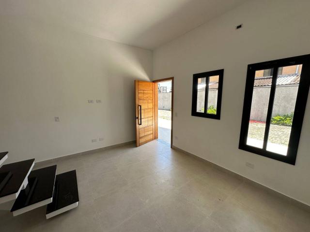 Casa para Venda em Caraguatatuba - 4