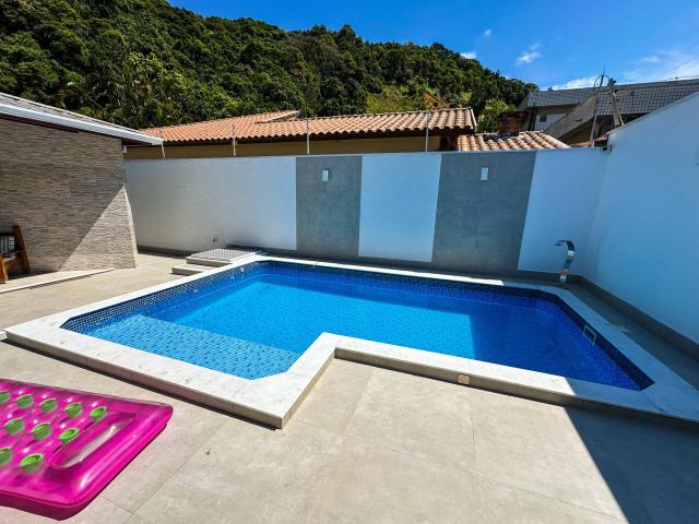 Casa para Venda em Caraguatatuba - 4