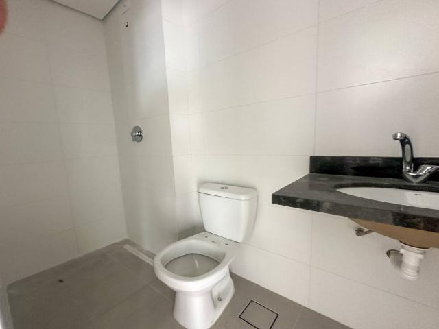 Apartamento para Venda em Caraguatatuba - 5