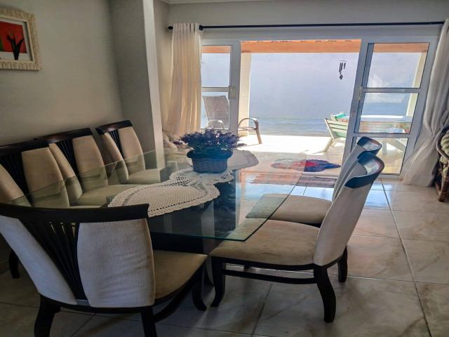 Sobrado para Venda em Caraguatatuba - 5