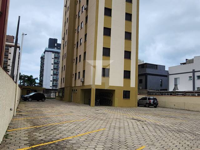 Apartamento para Venda em Caraguatatuba - 4